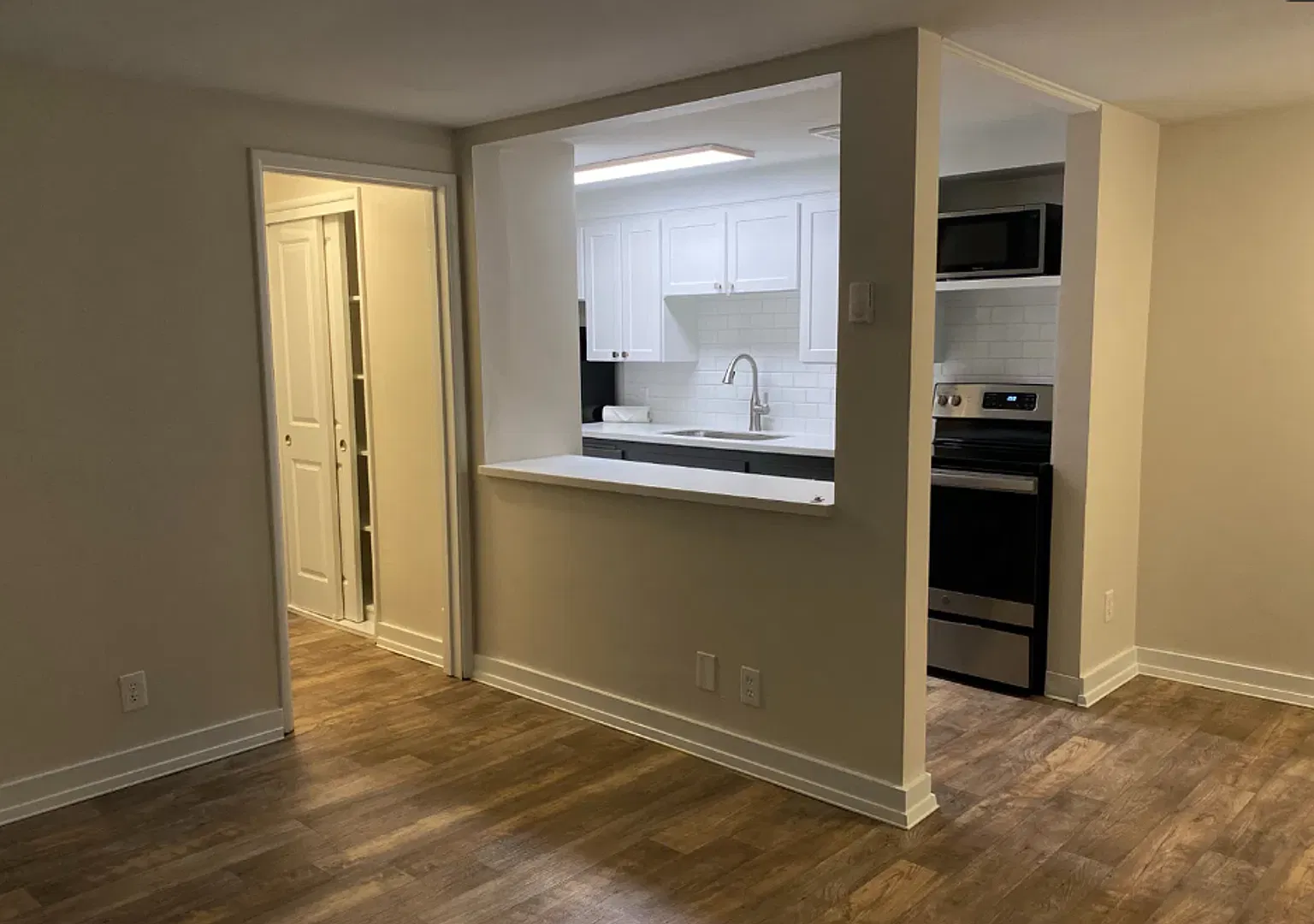 6312 Phinney Apartments — Photo 1