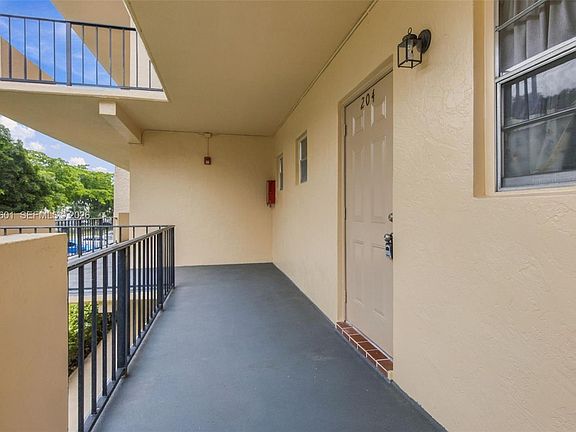 2nd image of 100 Ashbury Rd APT 204