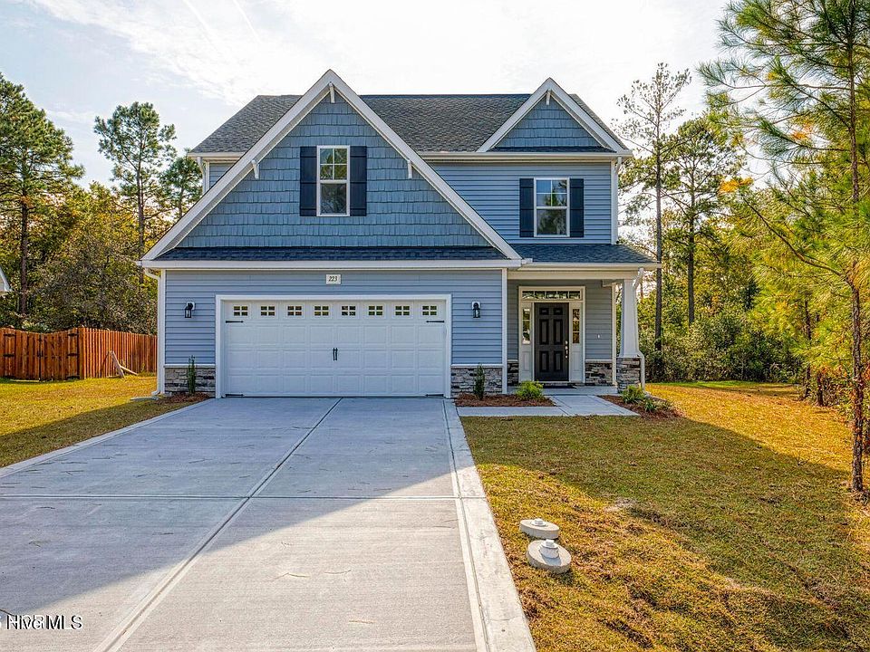 1st image of 223 Admiral Ct