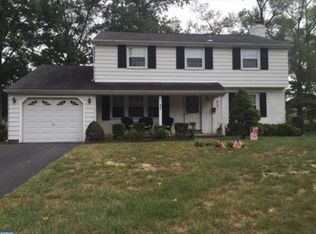 810 Hilltop Rd, Cinnaminson, NJ 08077