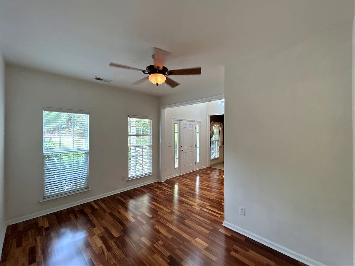 Building Photo - 11819 Kingsley View Dr