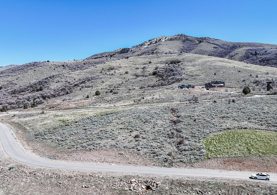 1st image of 11 Mountain Meadows Dr