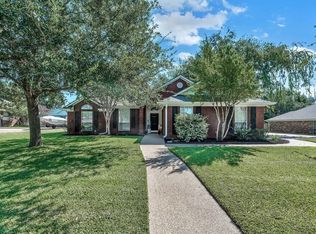 904 Pawnee Trl, Hewitt, TX 76643