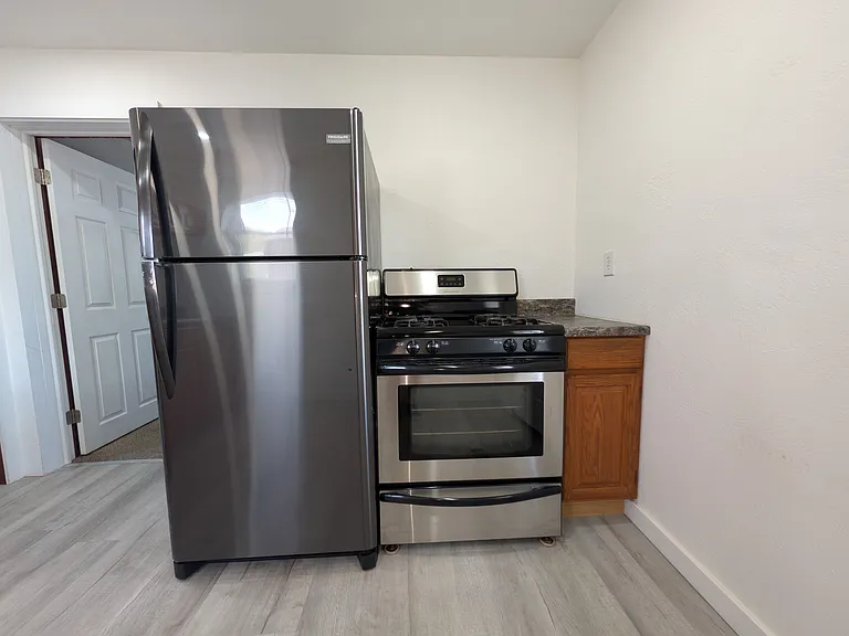 56 Franklin Ave #A — Photo 16