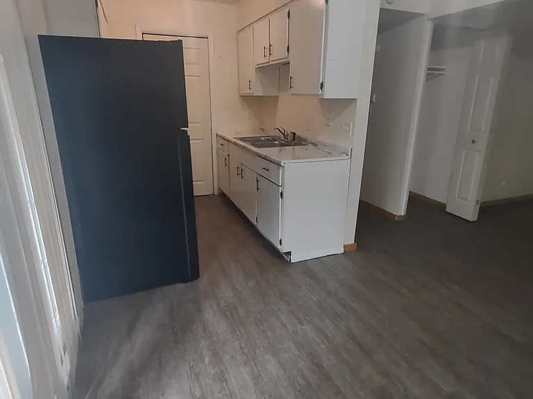 310 E Market St #11 — Photo 11