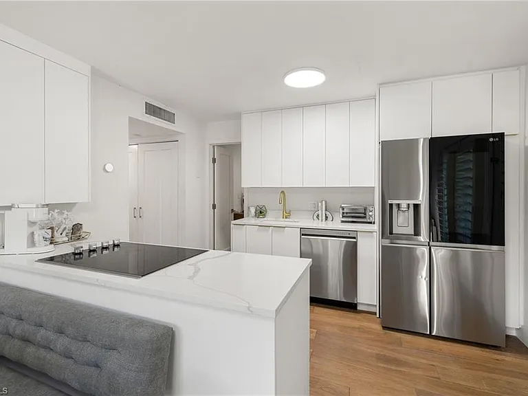 175 5th Ave S #204 — Photo 7