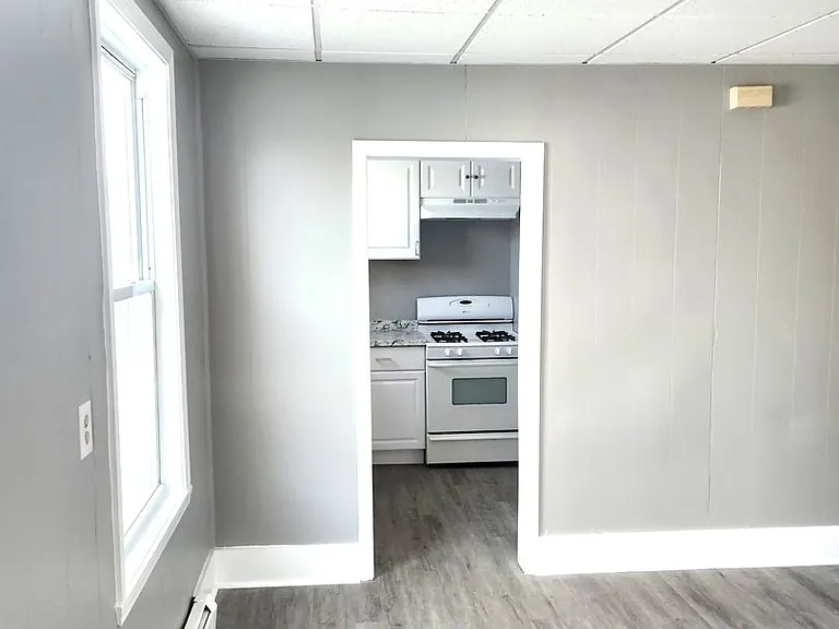 22-24 Lawn Ave #2F — Photo 5