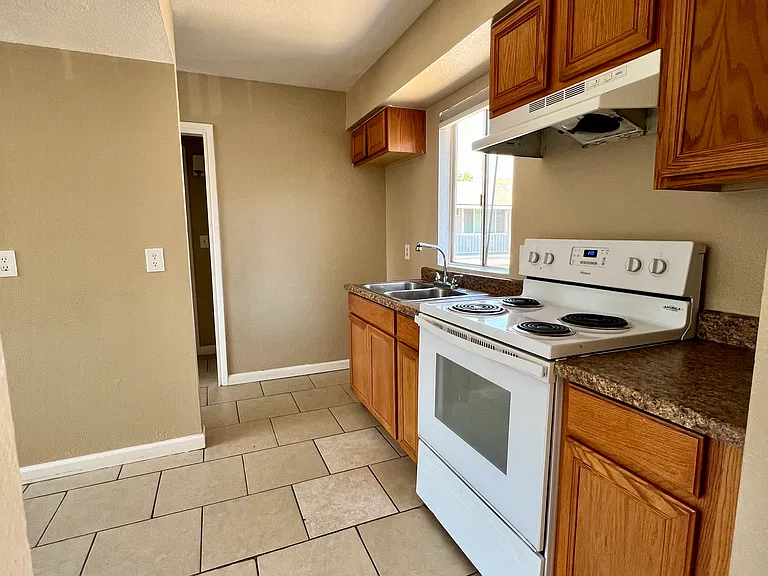 1685 Ellen Ave #H — Photo 2