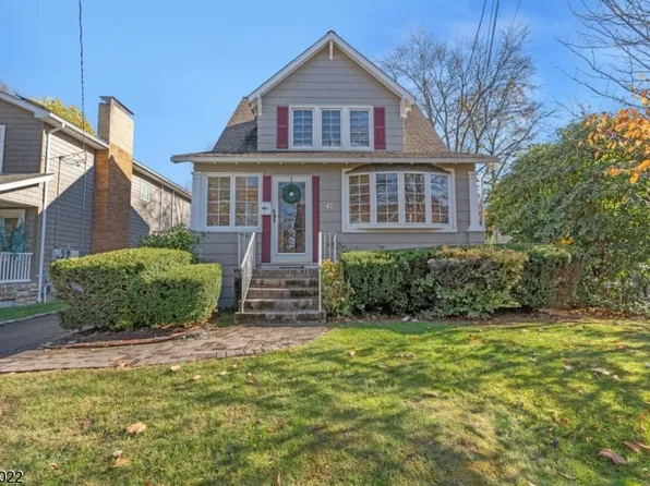 12 Mitchell Ave, Roseland Boro, NJ 07068