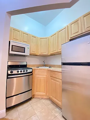 Rented by Bond New York | media 12