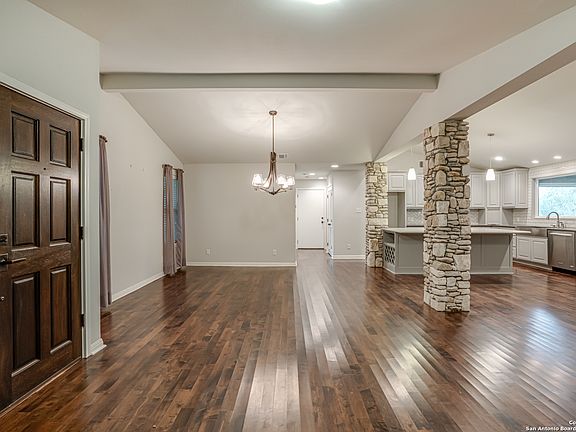 5th image of 121 FLEETWOOD DR