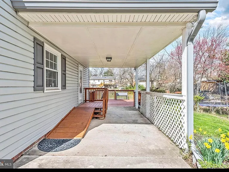 14027 Grayson Rd — Photo 10