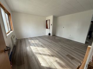 975 Arthur Ave #B, Charleston, IL 61920