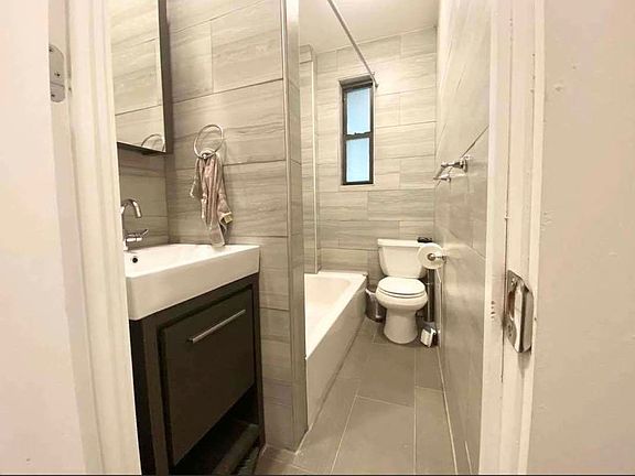4th image of 501 W 214th St APT 1A
