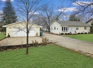 17877 W Gages Lake Rd, Grayslake, IL 60030