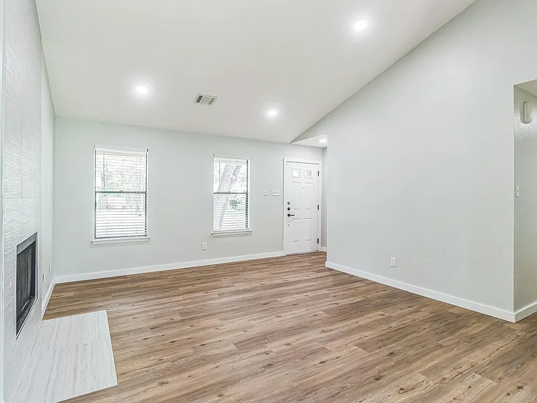 1801 Verbena Way — Photo 5