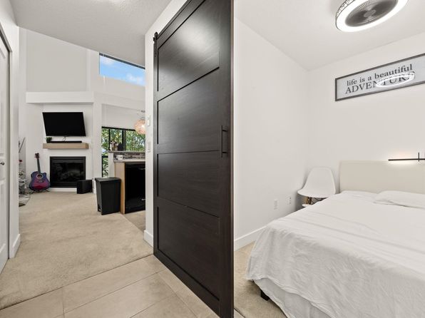 2 bedroom rental in Surrey — photo 17