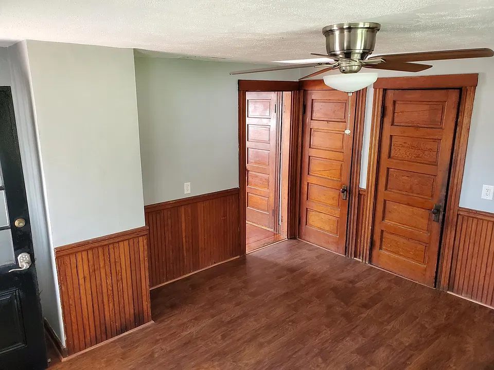 Kitchen - Main Floor