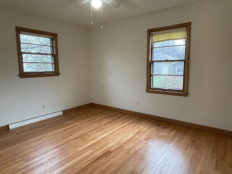 106 Highland Ave — Photo 8