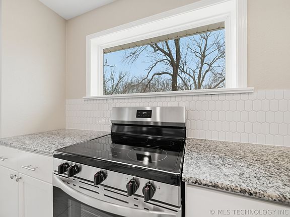 5th image of 1226 Forest Ln