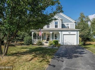 34 Fenton Wood Dr, Sterling, VA 20165