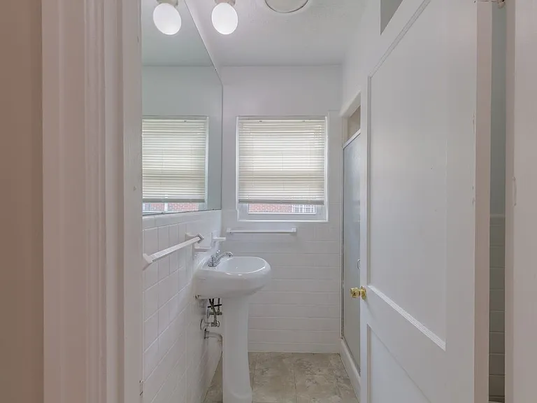 505 N Market St — Photo 2