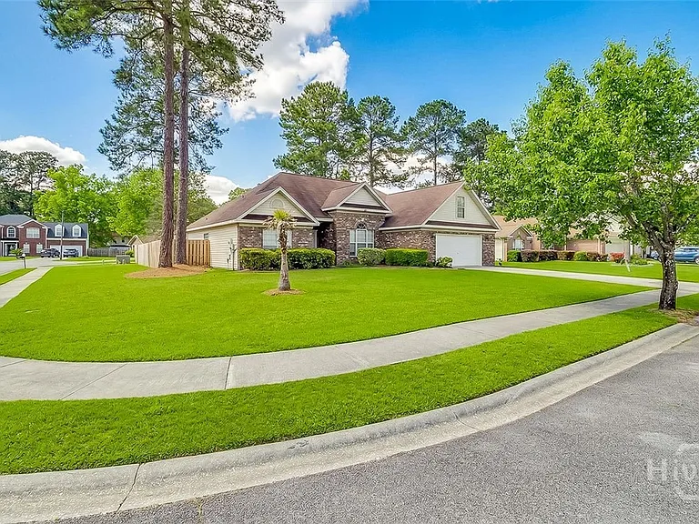 108 Village Lake Dr — Photo 3