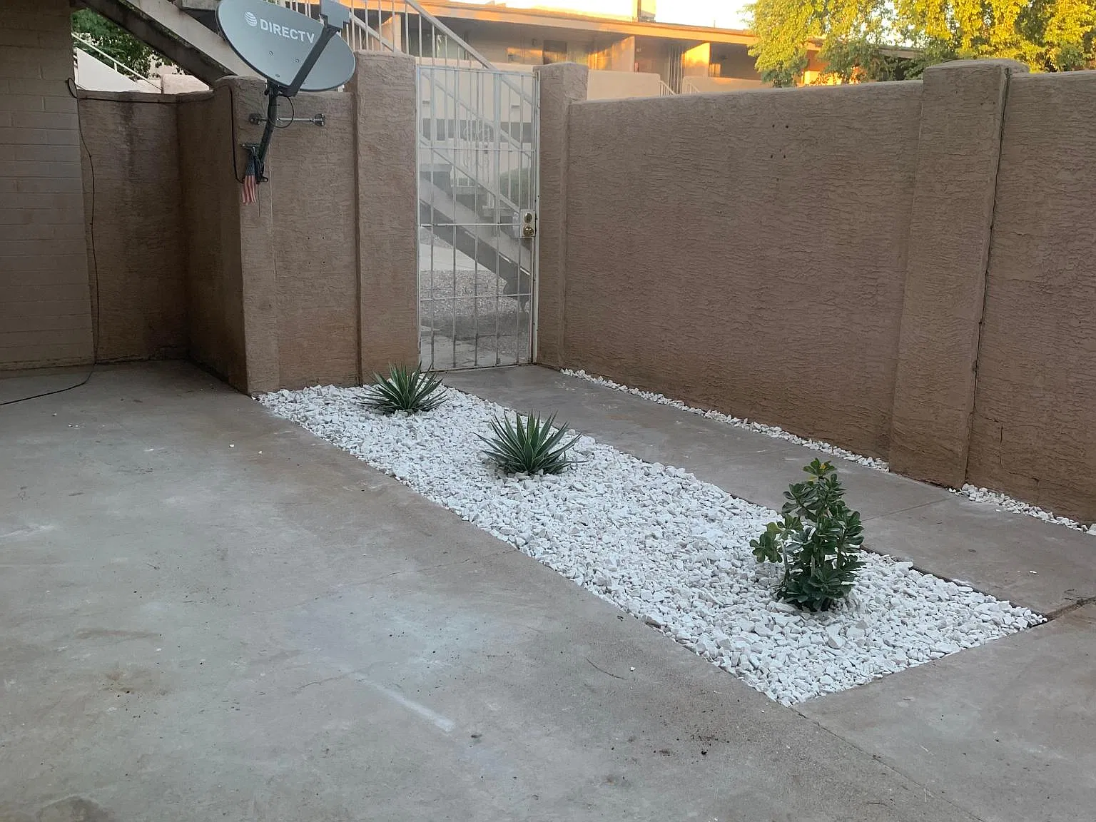 810 E Colter St — Photo 3