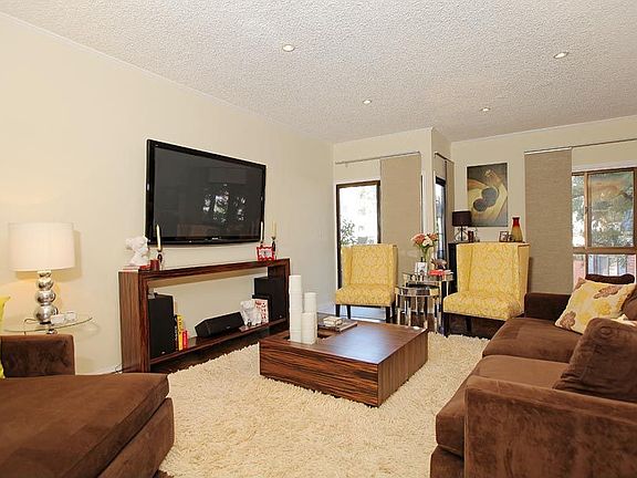 3rd image of 651 Wilcox Ave