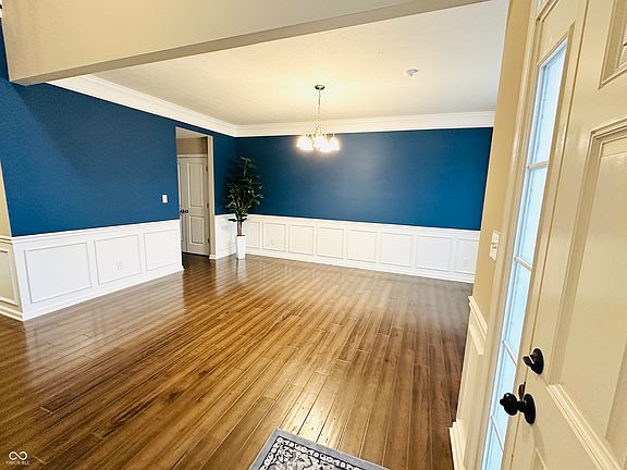 3rd image of 15135 Blue Ribbon Blvd