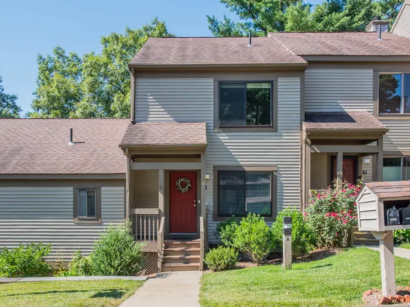 8 Overlook Court #8, Avon, CT 06001