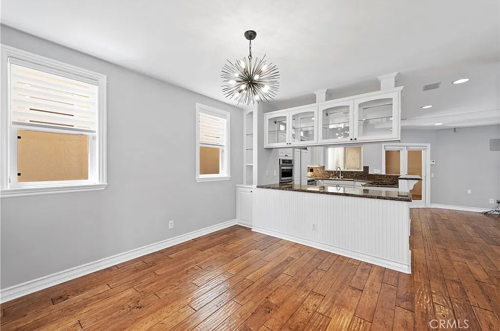 3 bed, 2.5 bath, 1917 sqft, $7,800 — Photo 3