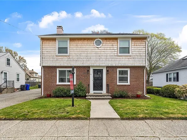 44 Slater Park Ave, Pawtucket, RI 02861