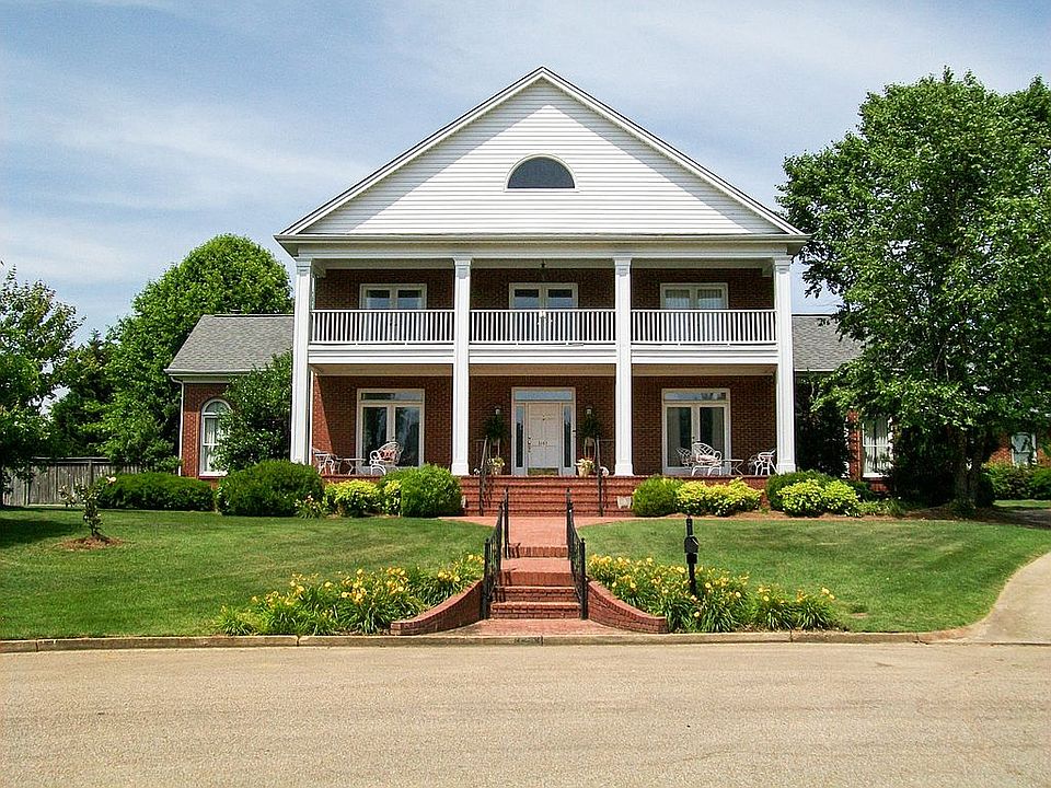 1st image of 3243 N Hill Dr