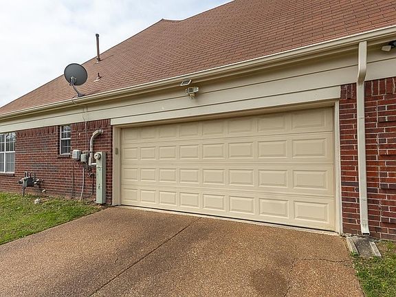 3rd image of 10039 Woodland Birch Dr