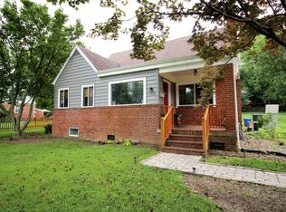 10813 Woodhaven Dr, Fairfax, VA 22030