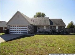 104 Country Meadows Dr, Senatobia, MS 38668