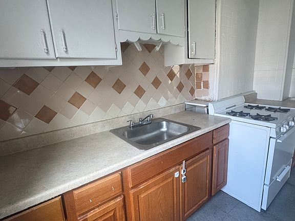 5th image of 718 Grand St Floor 3