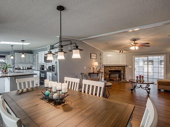 4th image of 3904 Meadow Ln