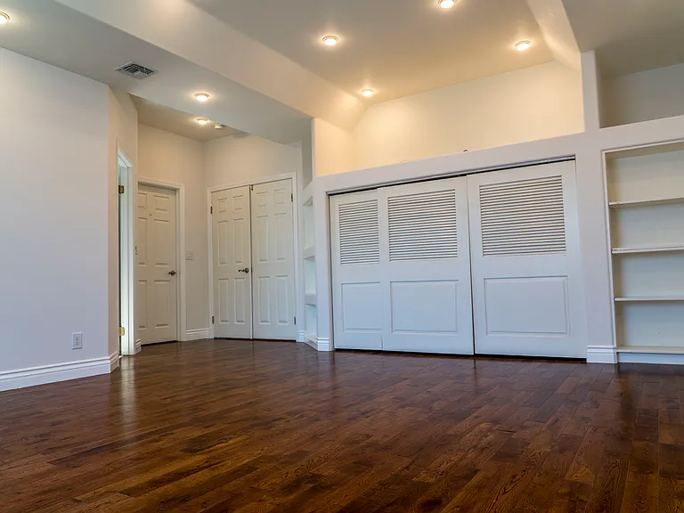 529 S Bandini St — Photo 4