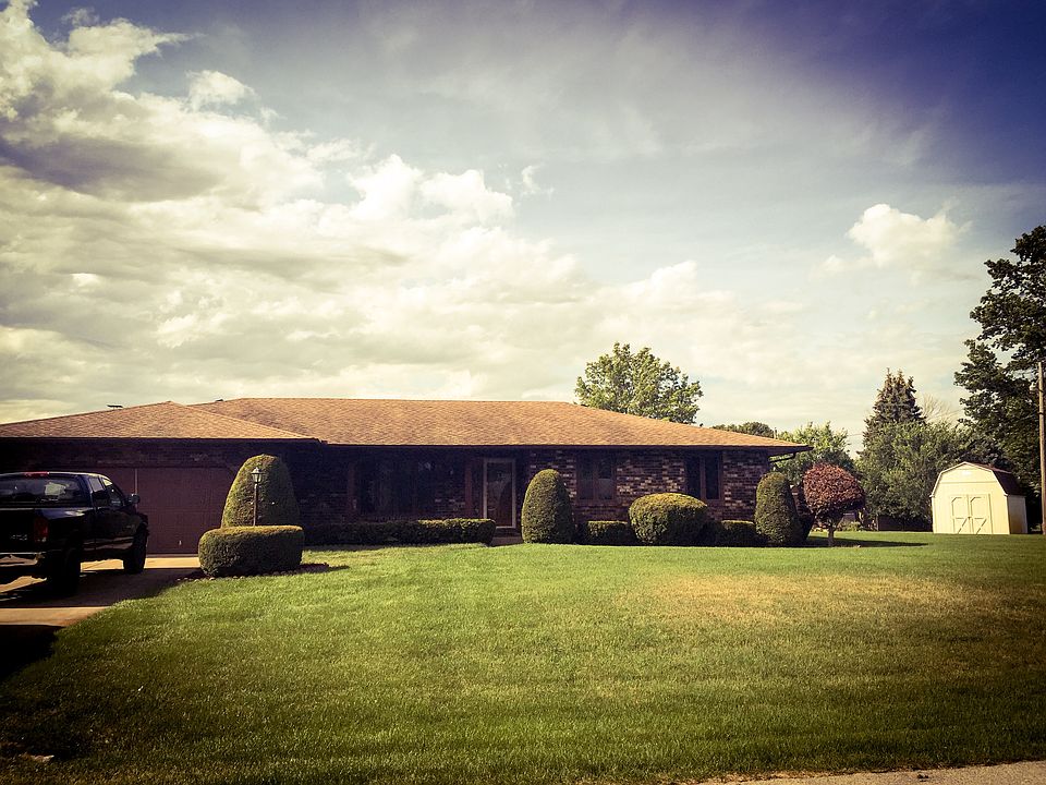 1st image of 24761 Greenfield Ln