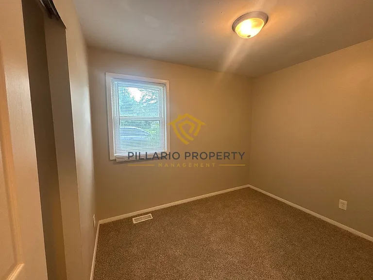 1112 Earhart St — Photo 10