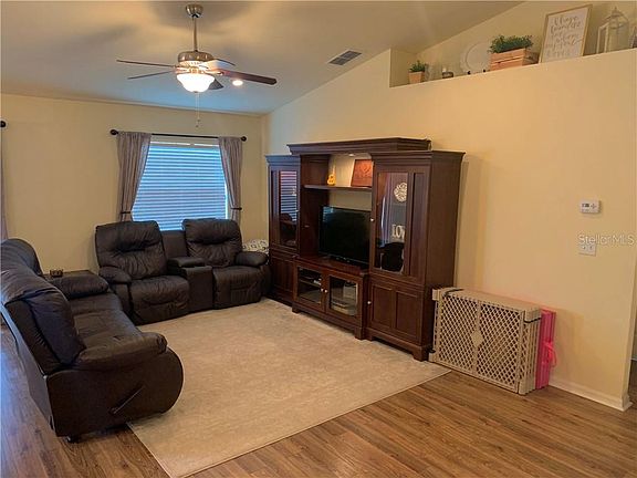 2nd image of 2020 Sunflower St