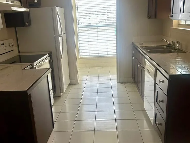 710 Riverside Dr #102 — Photo 3