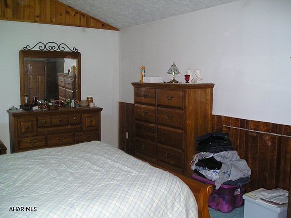 3rd image of 138 Red Dog Ln