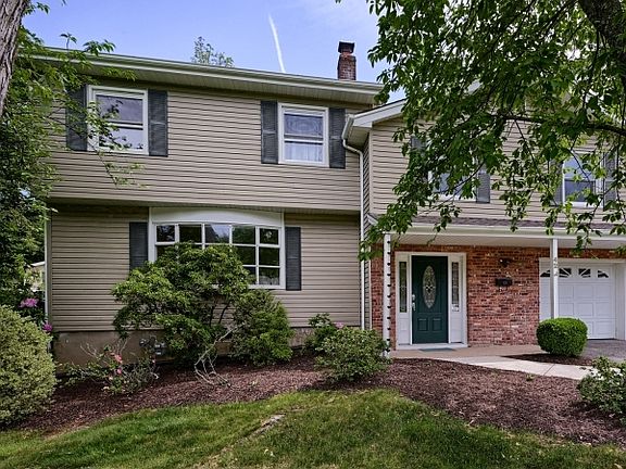 3rd image of 42 Stirling Ln