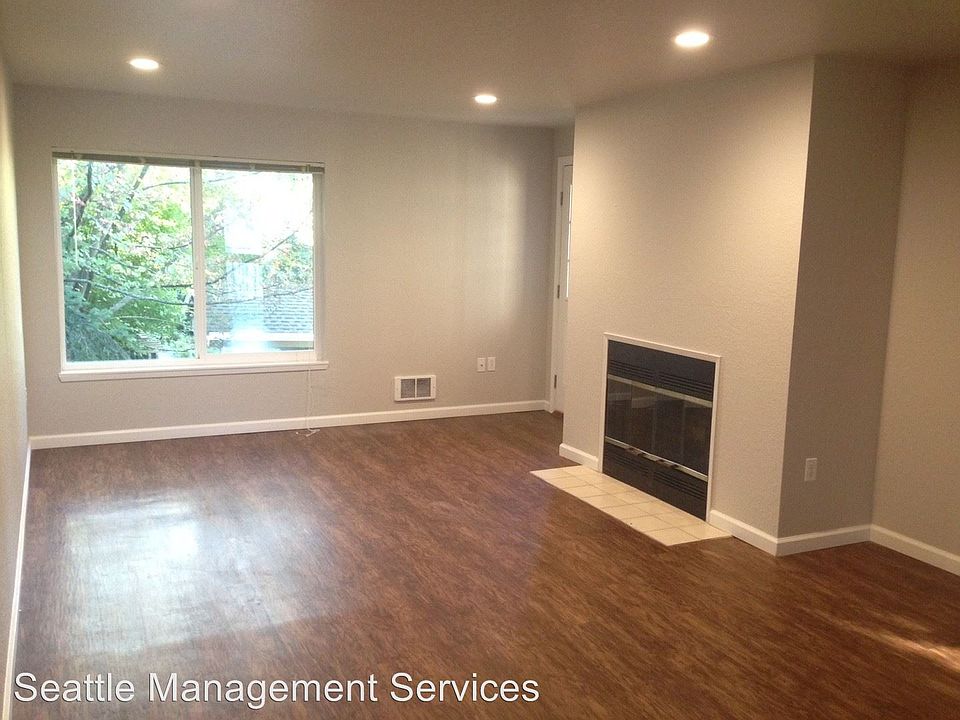1st image of 12527 Roosevelt Way NE APT 405