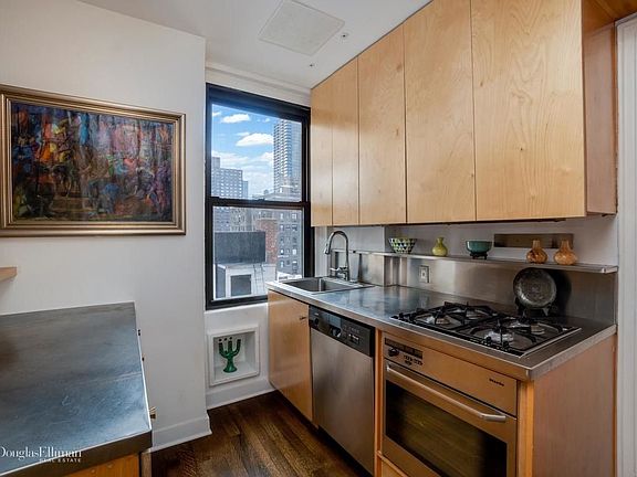 3rd image of 115 E 90th St #8C