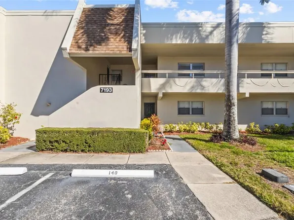 7193 W Country Club Dr N APT 140, Sarasota, FL 34243