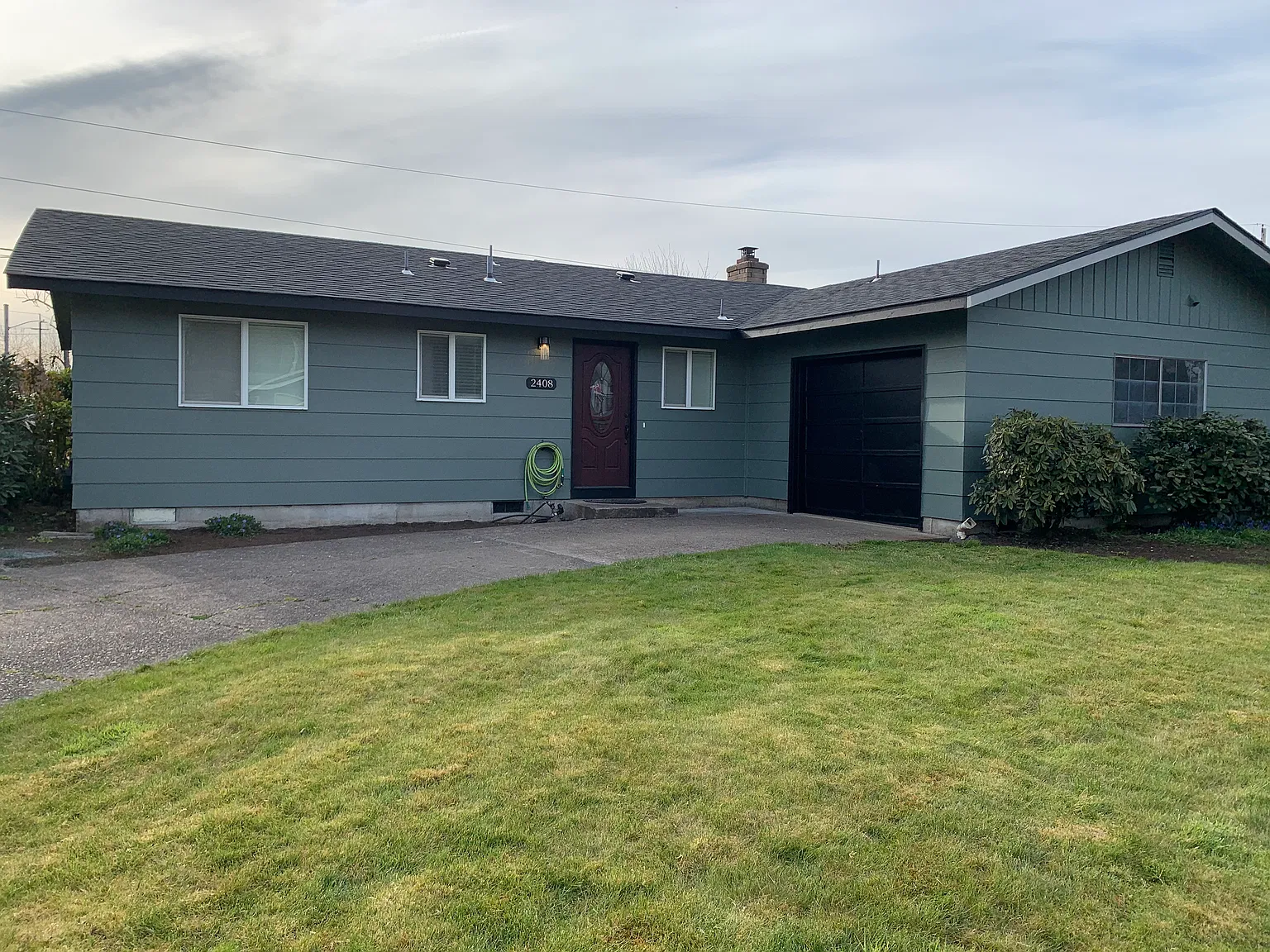 3 bed, 1.5 bath, 1194 sqft, $2,350 — Photo 1